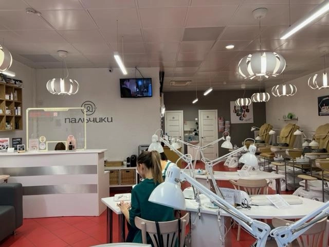 Интерьер салона маникюра и педикюра «Пальчики» метро Крылатское